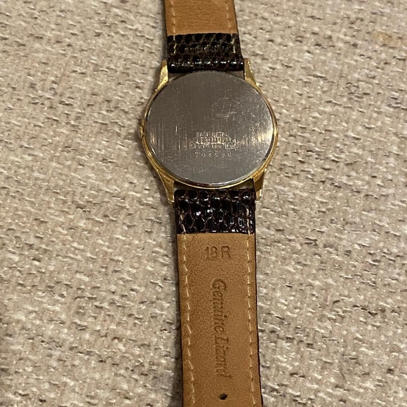 Mickey Mouse Seiko watch - Picture 2 of 3